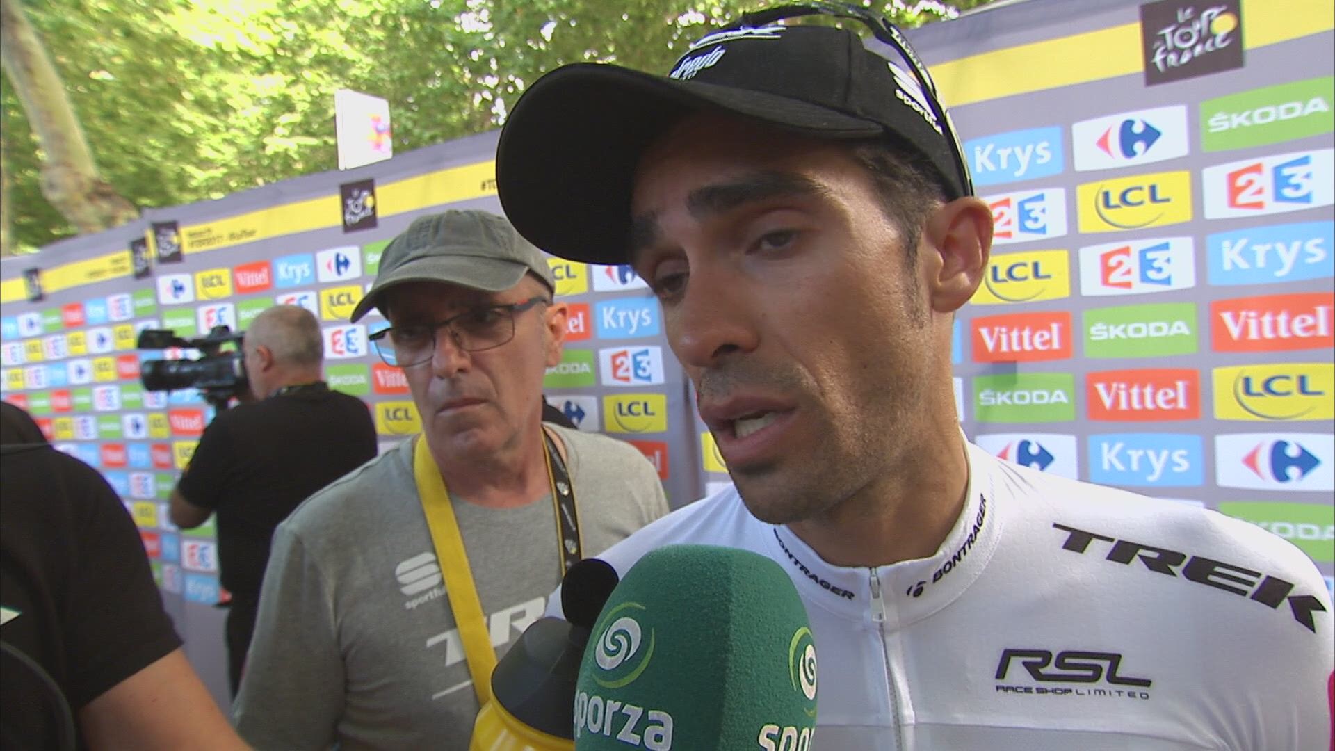Alberto Contador aan de microfoon bij Sporza